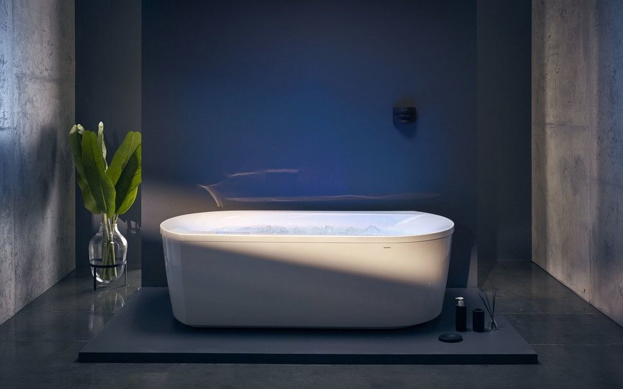 Aquatica Purescape 107 Wht HydroRelax Jetted Bathtub 220 240V 50 60Hz USA International 01 1 (web)