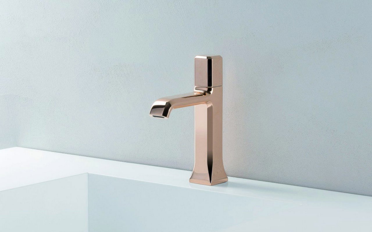 Loren 5 Sink Faucet 02 (web)