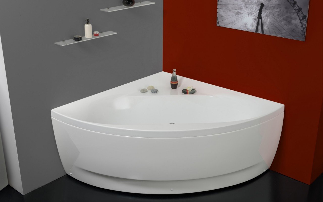 Olivia Wht Corner Acrylic Bathtub web (2)