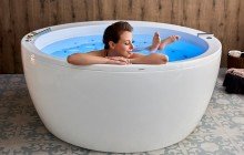 Aquatica pamela wht spa jetted bathtub web 01