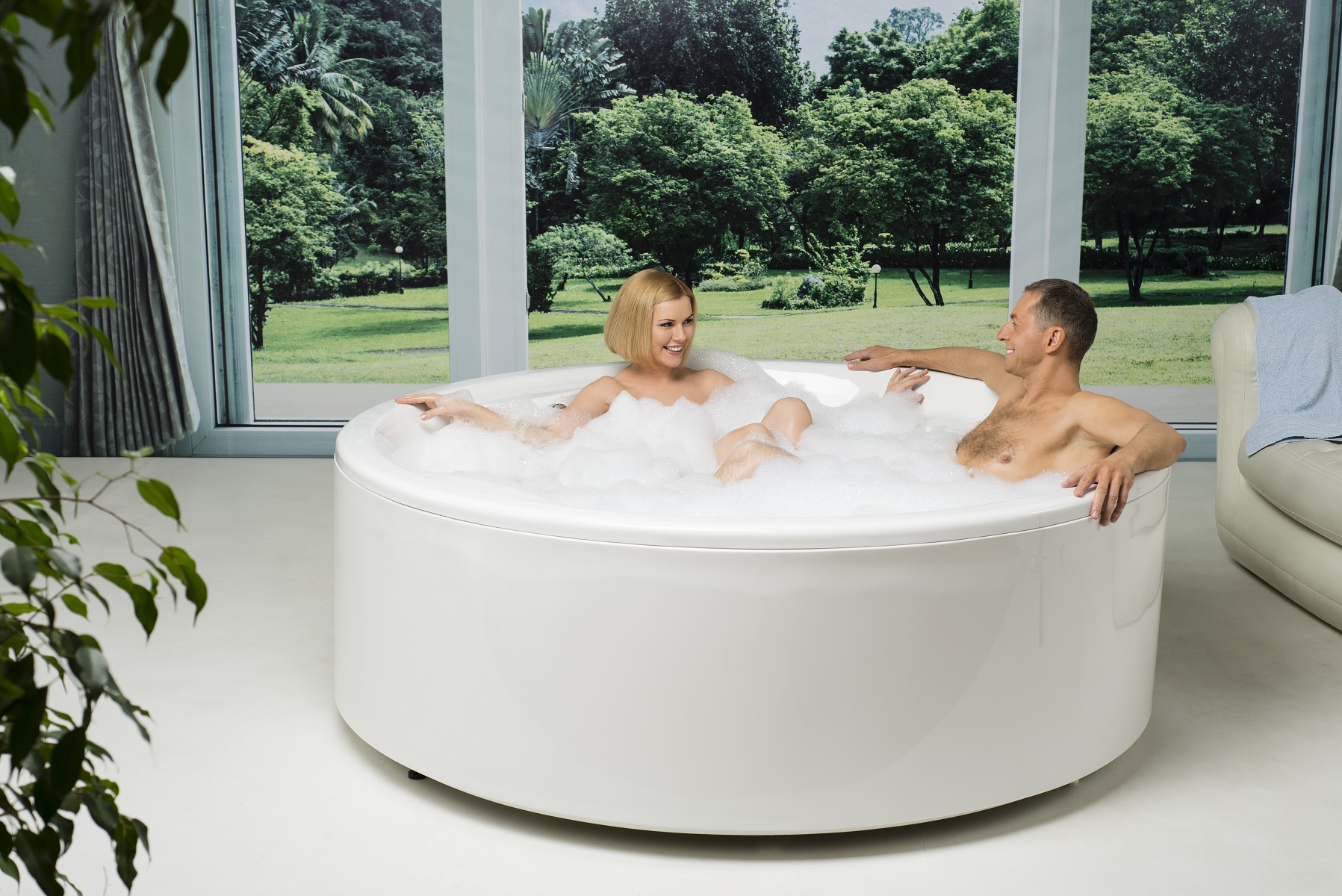 Allegra Round Freestanding Bathtub 3