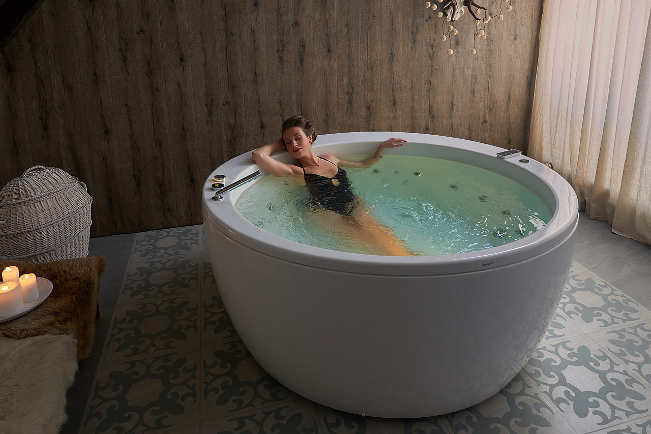 Freestanding Soaking Bathtubs | Aquatica Bath Canada